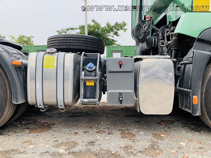 mua-xe-dau-keo-sitrak-440-cau-lap