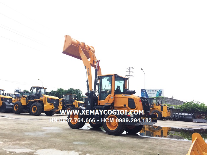 may-xuc-lat-can-dai-do-cao-cho-nganh-nong-lam-san