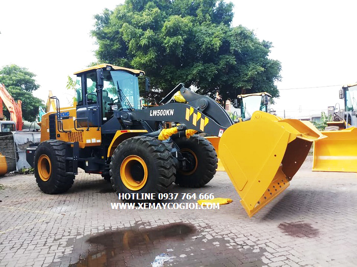 so-sanh-may-xuc-lat-xcmg-lw500kn-va-liugong-855h