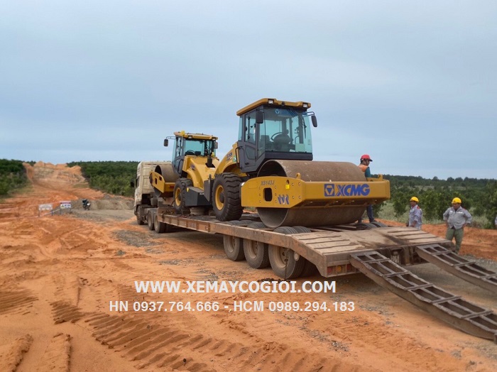 ban-giao-xe-lu-rung-xcmg-xs143j-tu-trong-14-tan