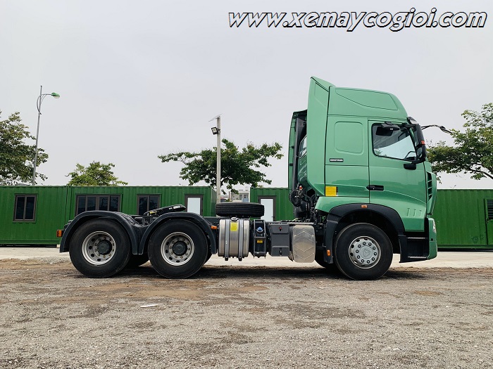 mua-xe-dau-keo-sitrak-440-cau-lap-mau-xanh