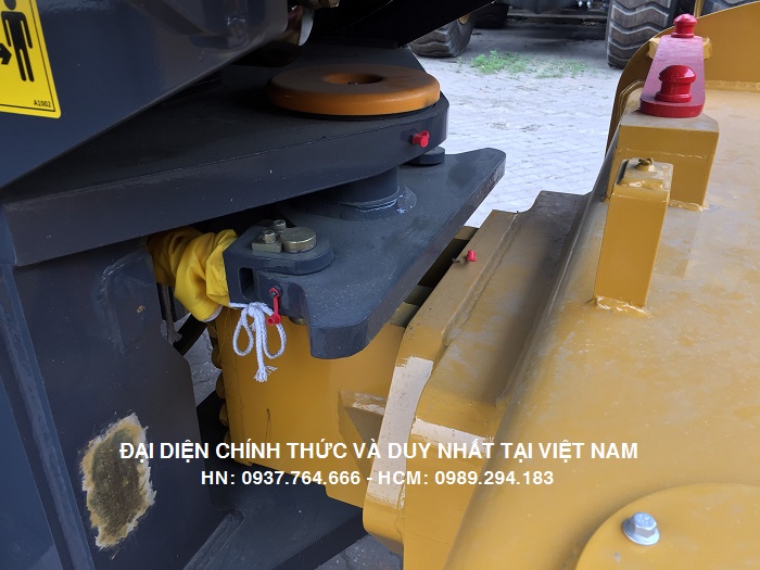 xe-lu-tinh-banh-thep-xcmg-3y153j