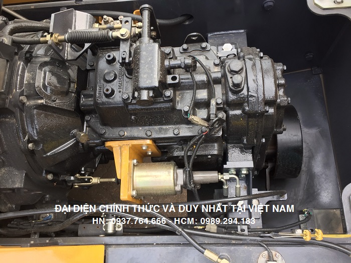 xe-lu-tinh-banh-thep-xcmg-3y153j