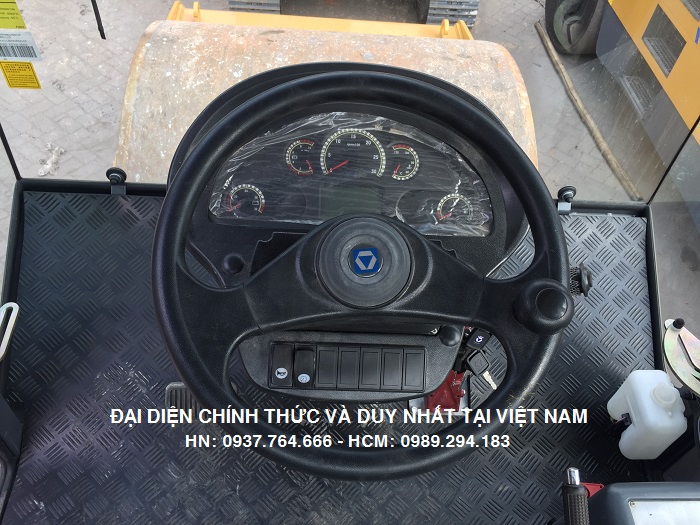 xe-lu-tinh-banh-thep-xcmg-3y153j
