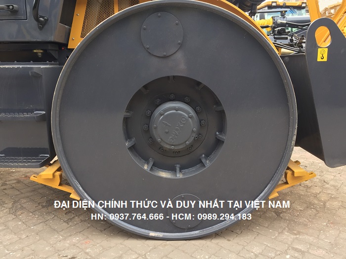 xe-lu-tinh-banh-thep-xcmg-3y153j