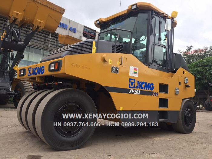 gioi-thieu-xe-lu-banh-lop-xcmg