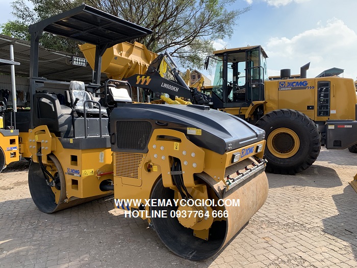 xe lu rung dẫn hướng hai bánh thép xcmg xmr603