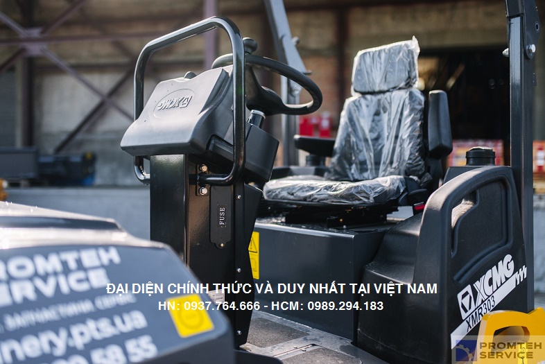 xe-lu-rung-hai-banh-thep-xcmg-xmr303