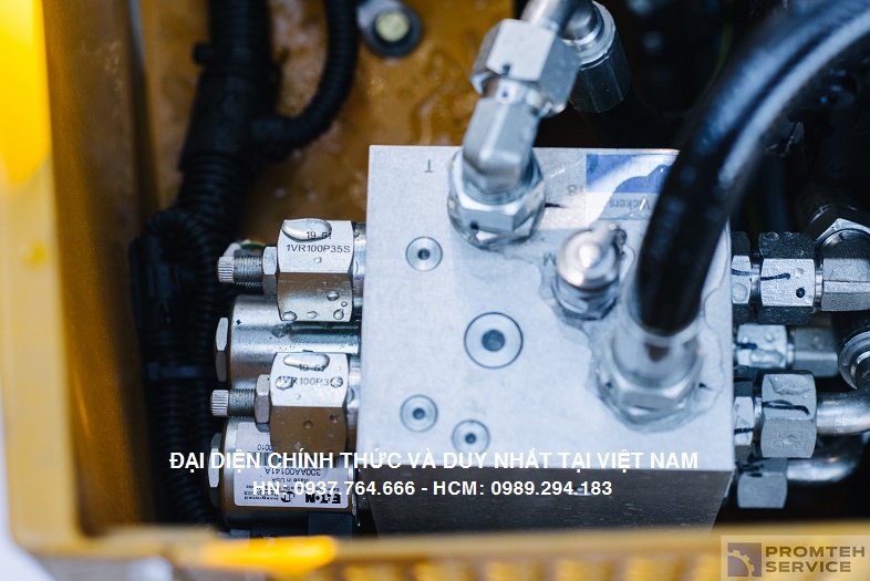 xe-lu-rung-hai-banh-thep-xcmg-xmr303