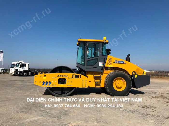 xe-lu-rung-banh-thep-xcmg-xs163