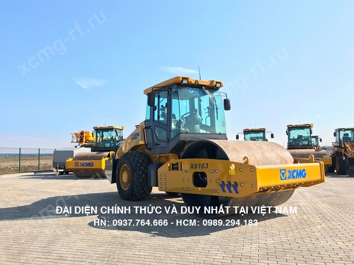 xe-lu-rung-banh-thep-xcmg-xs163