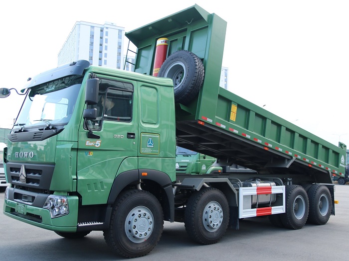 xe ben 4 chân howo thùng vuông