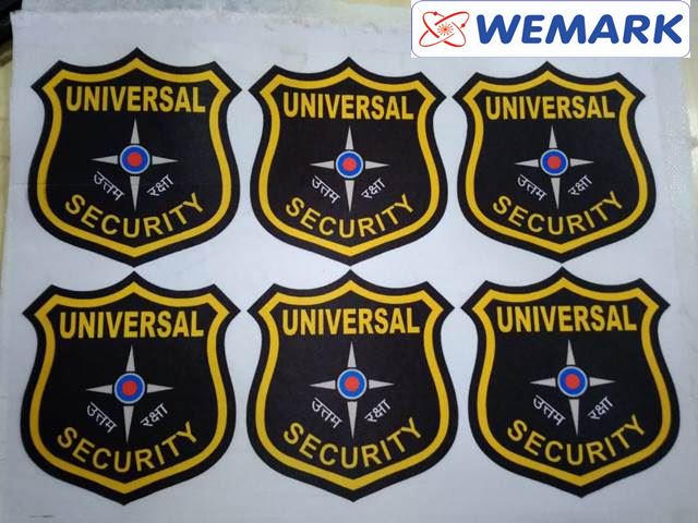 cắt logo in hình sẵn lên khổ vải lớn