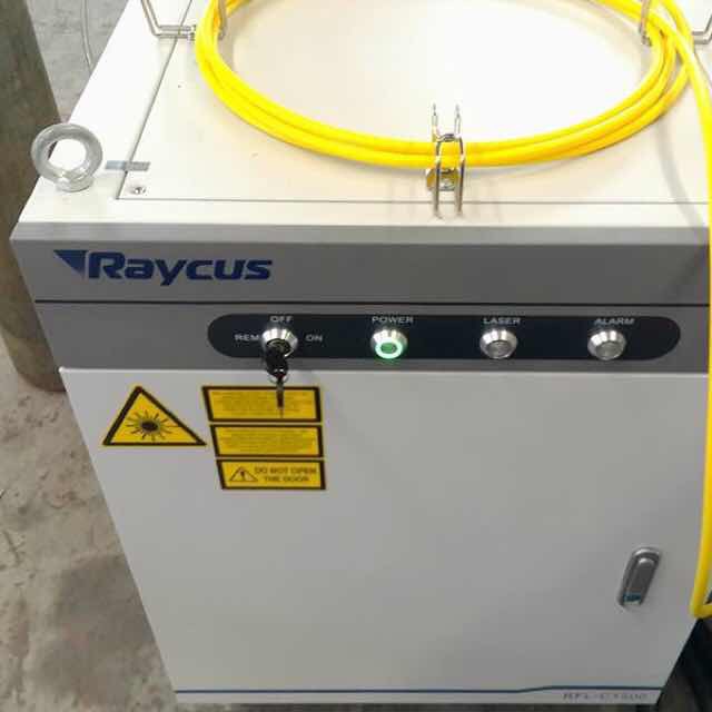 nguồn laser raycus của máy cắt nhôm fiber