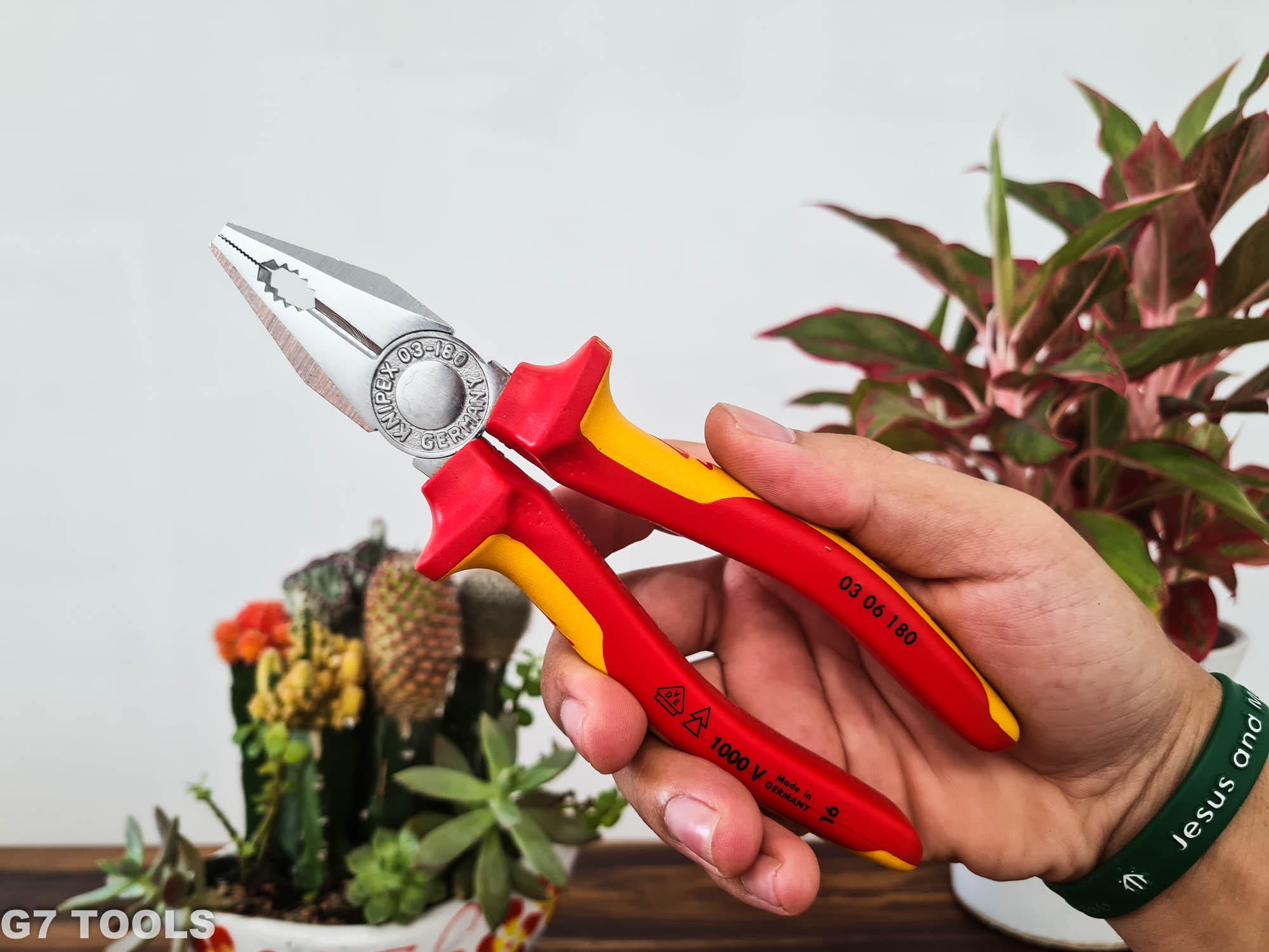 Kìm Đa Năng Knipex 03 06 180 Lưỡi 60HRC dài 180mm Cách Điện VDE 1000 Volt