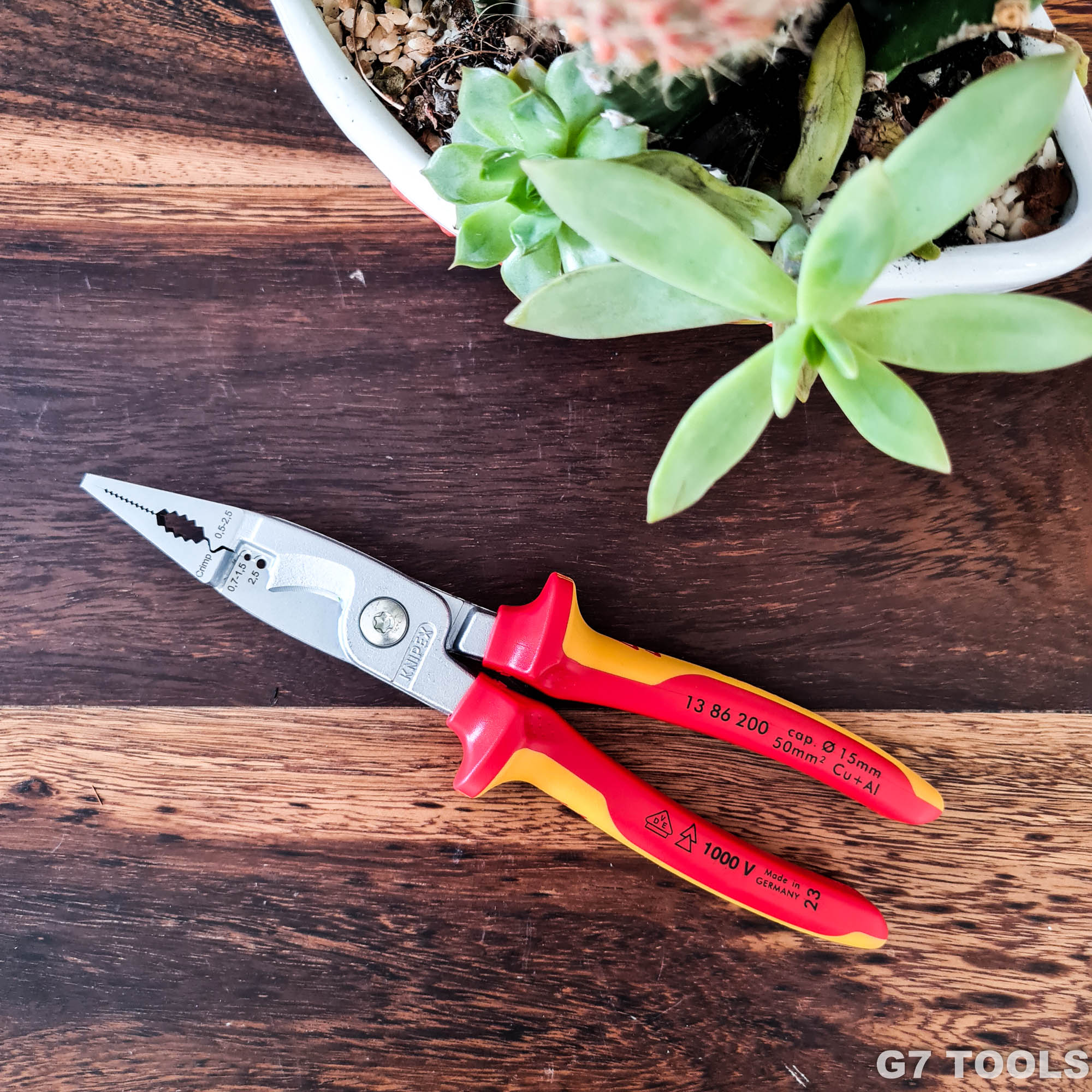 Kìm Lắp Điện 6 Chức Năng Knipex 13 86 200 Cách Điện 1000 Volt