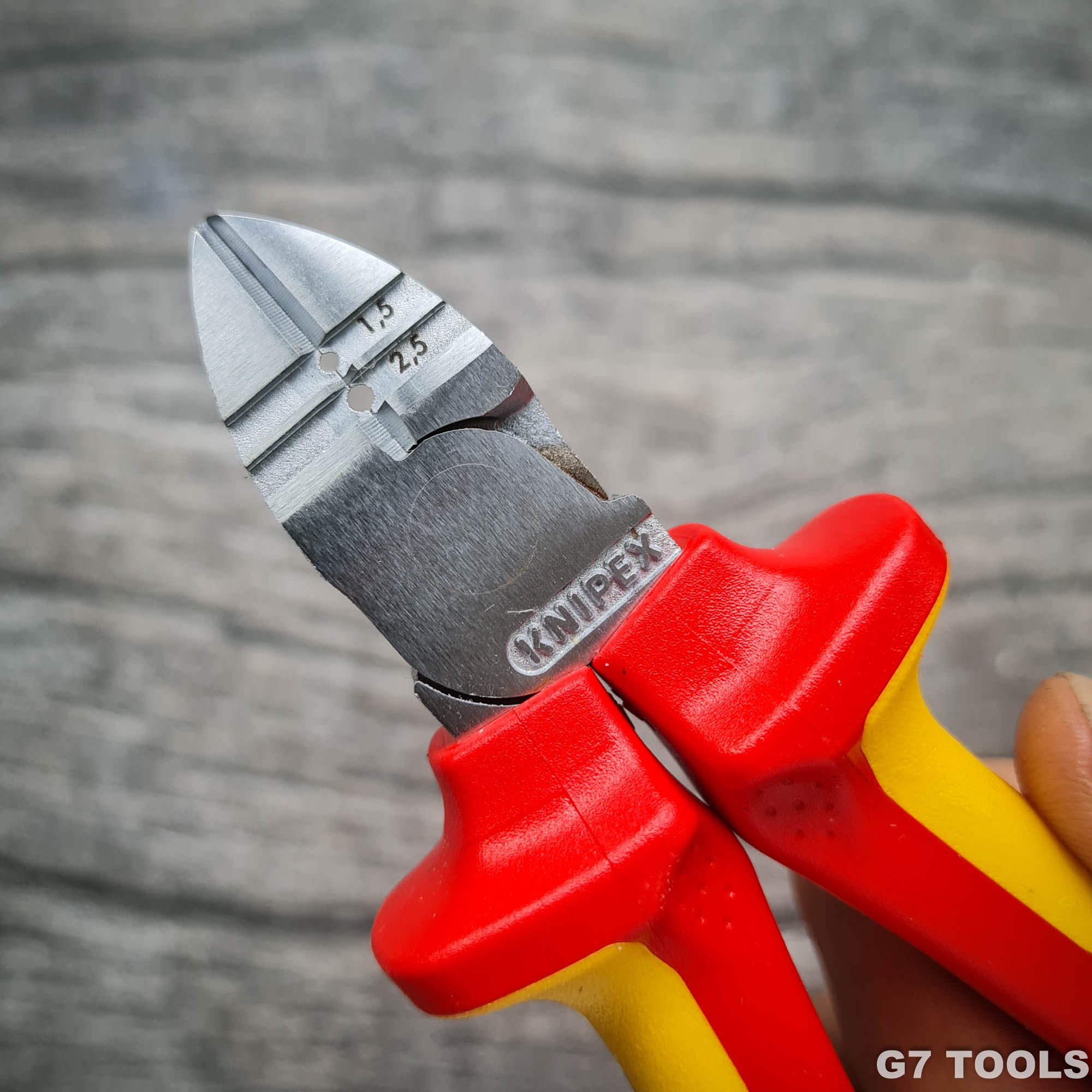 Kìm Knipex 14 26 160 Tuốt Dây 1.5mm và 2.5mm