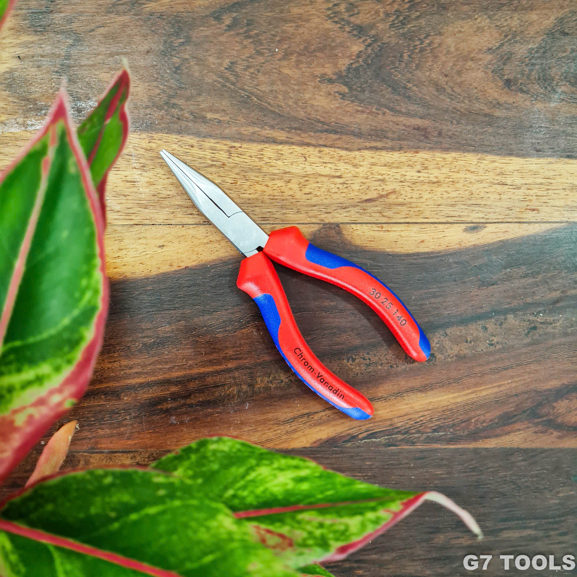 Kìm Kẹp Mũi Dài Knipex 30 25 140 Long Nose