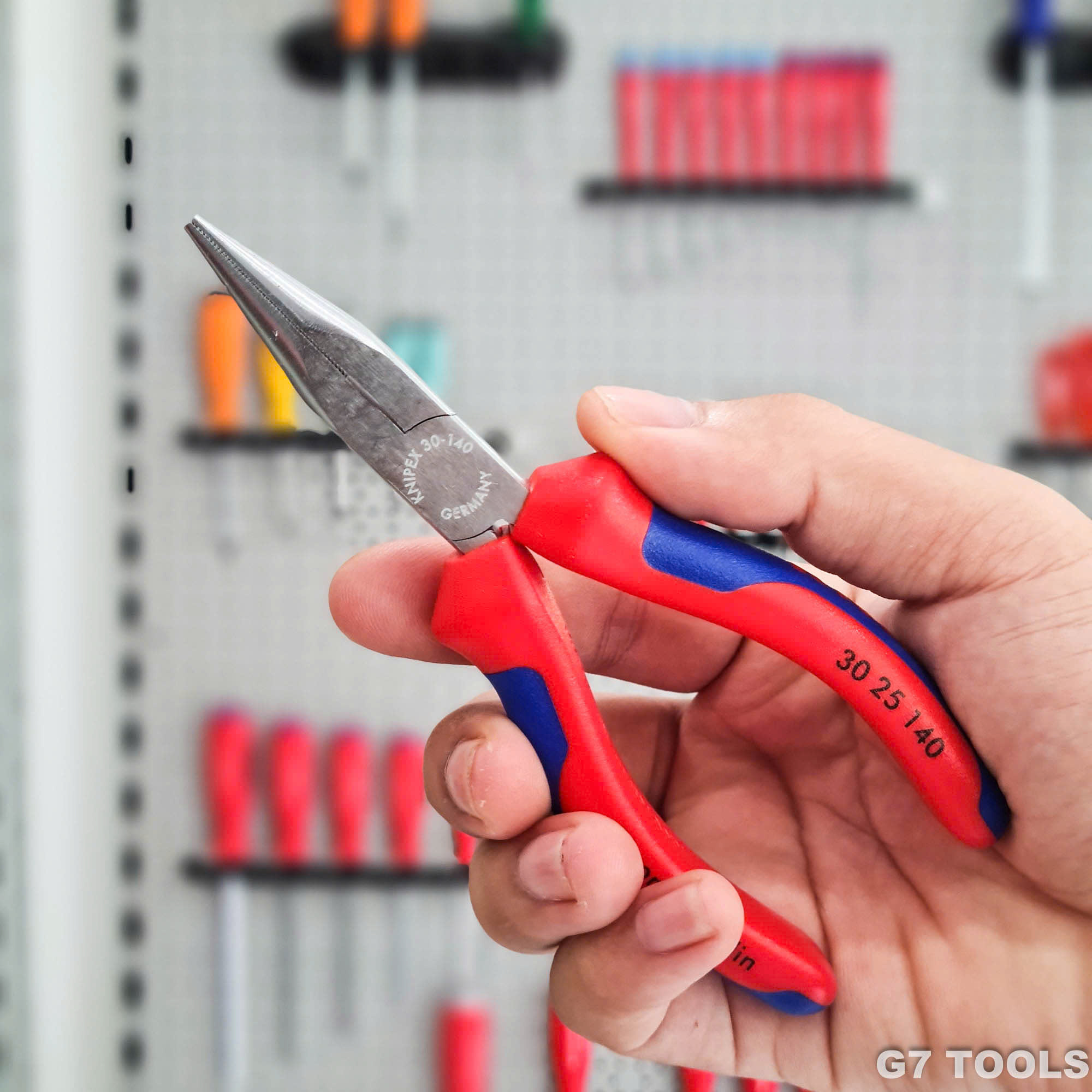 Kìm Kẹp Mũi Dài Knipex 30 25 140 Long Nose