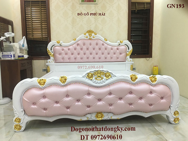 giường ngủ tân cổ điển