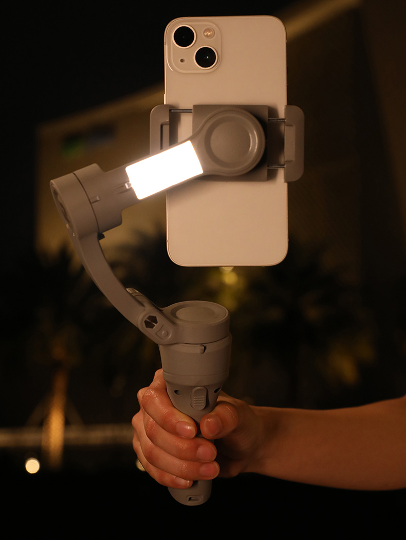 Gimbal RTAKO M01 - Ảnh cận mặt kẹp giữ điện thoại