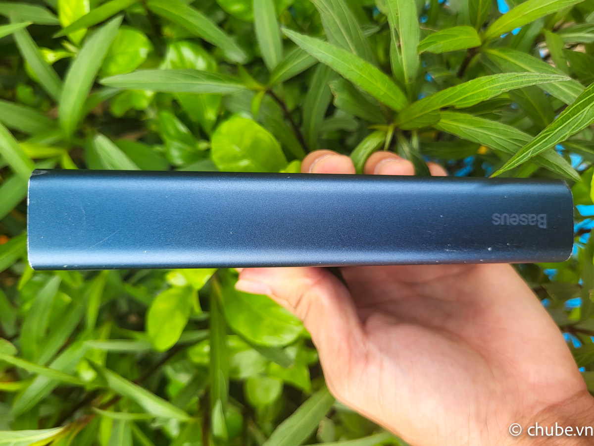 Thiết kế vỏ hợp kim nhôm sang trọng và bền bỉ của Baseus Adaman