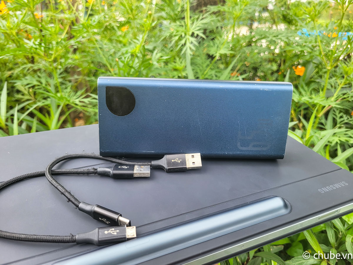 Baseus Adaman với công suất sạc 65W giúp sạc nhanh cho laptop và điện thoại