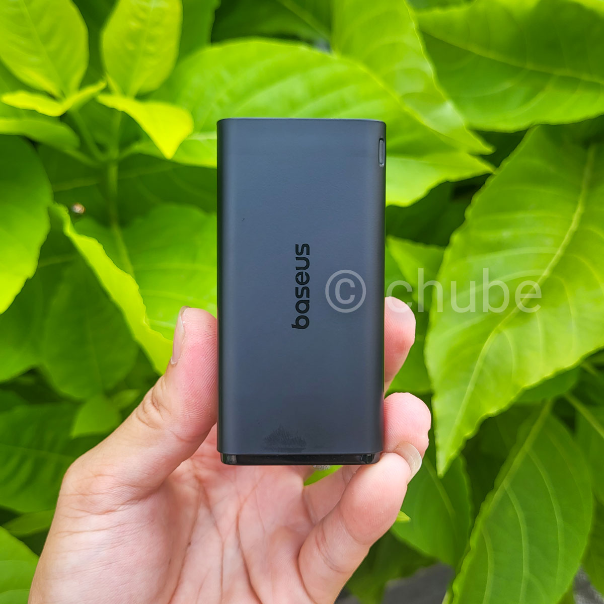 Bộ sạc nhanh Baseus GaN6 Pro với thiết kế nhỏ gọn và đa cổng sạc