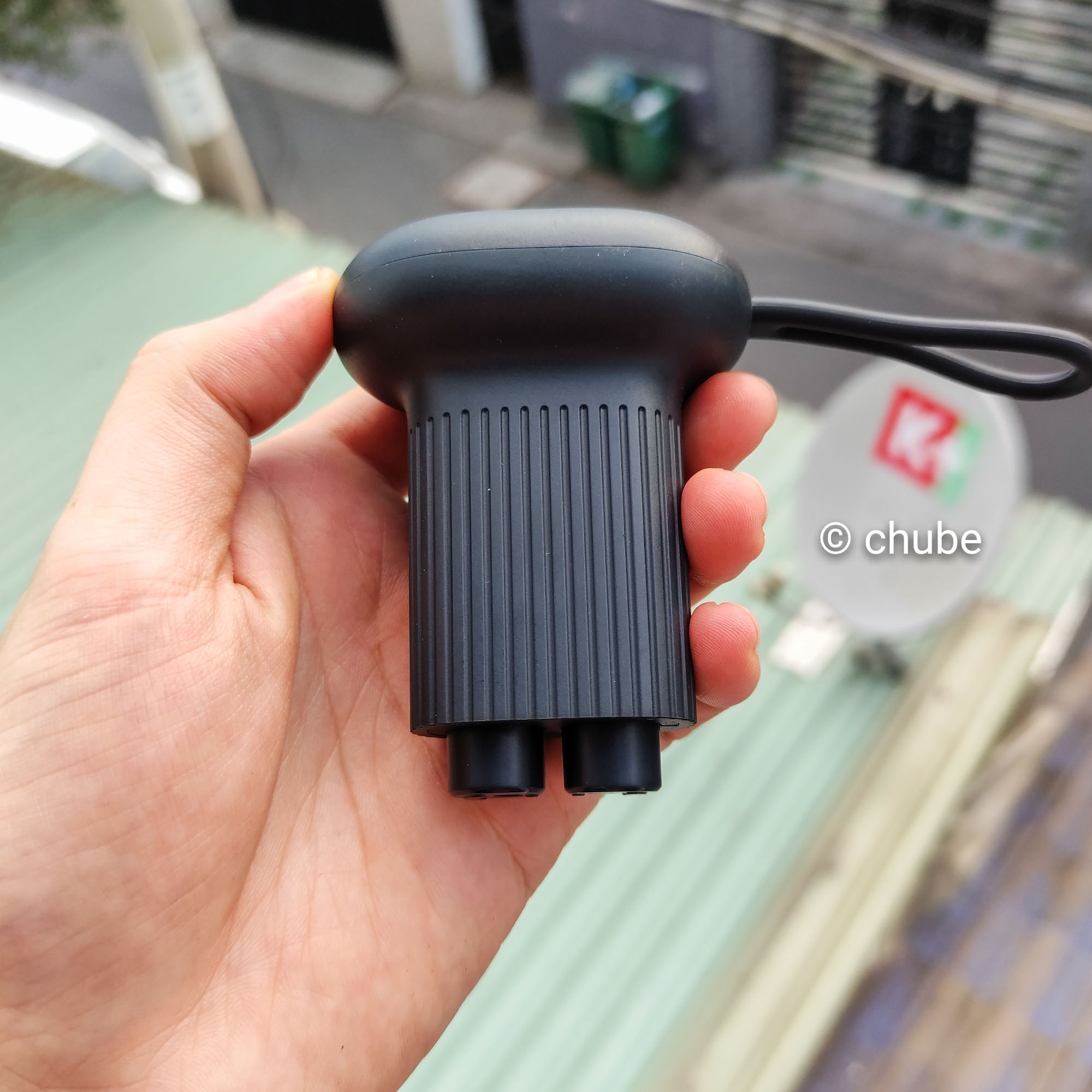 Búa phá kính thoát hiểm Baseus GoTrip DT1 gắn trên xe ô tô