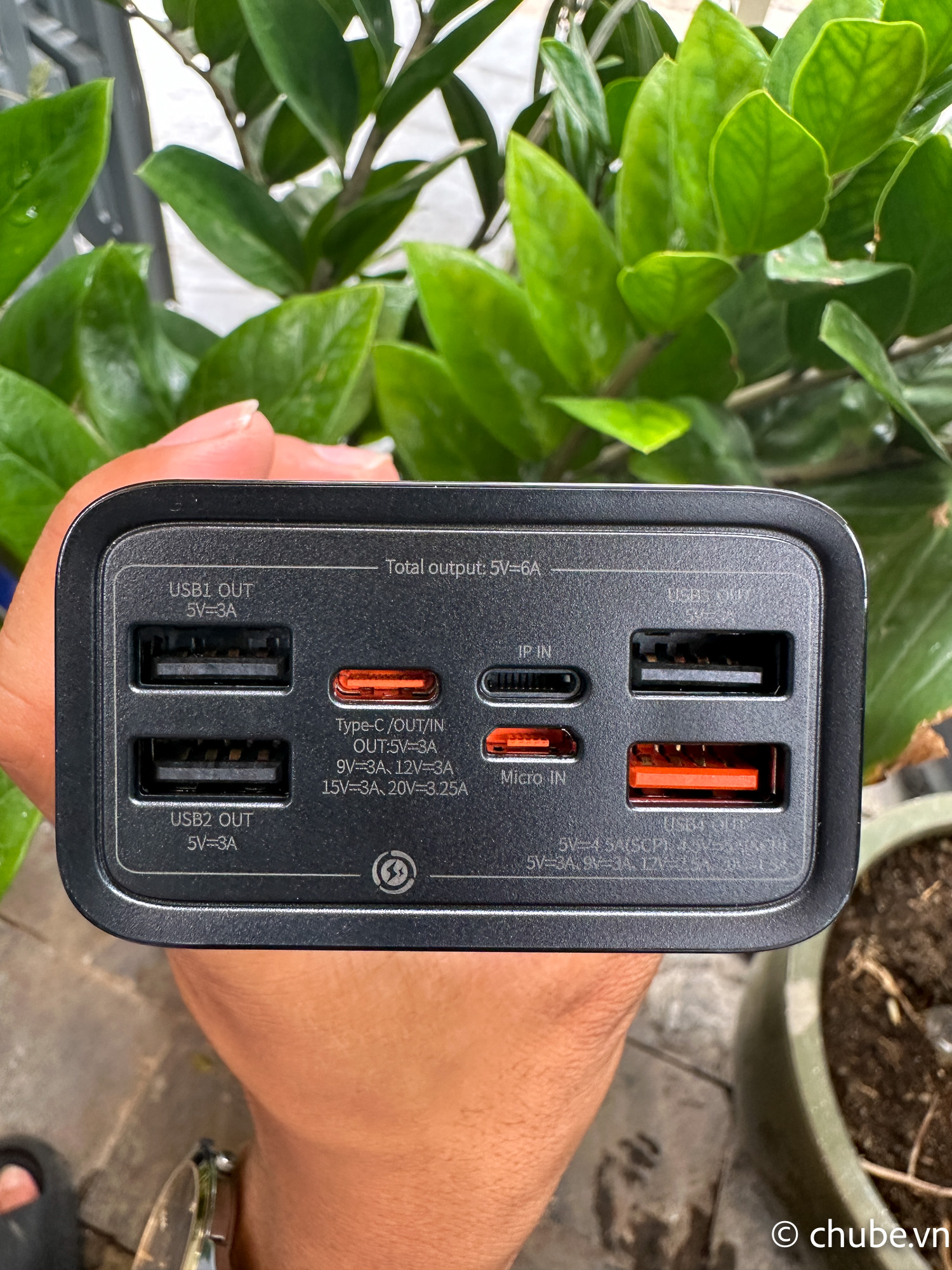 Màn hình hiển thị kỹ thuật số của pin Baseus Amblight