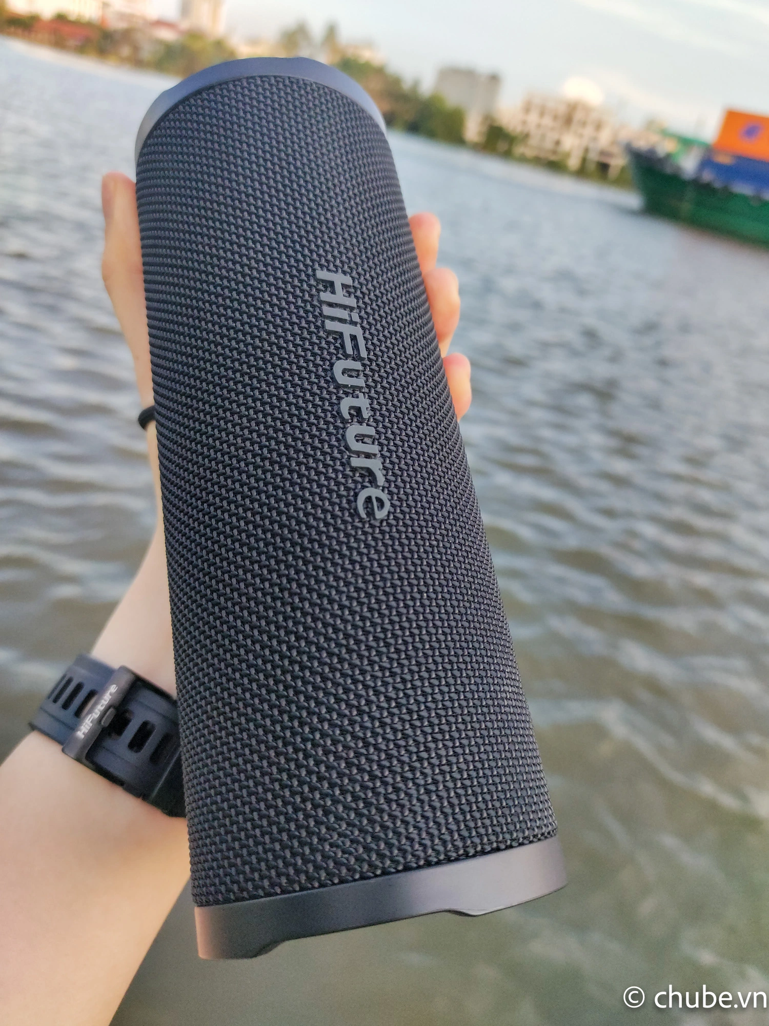 HiFuture Ripple Bluetooth speaker with modern design