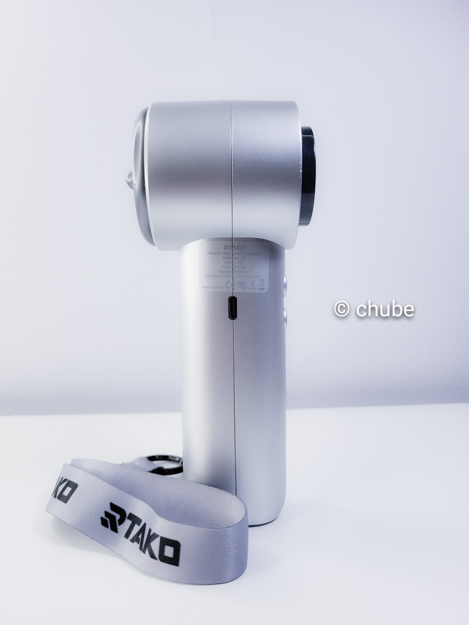 Máy thổi cầm tay Quạt Turbo, thiết kế nhỏ gọn và tiện dụng