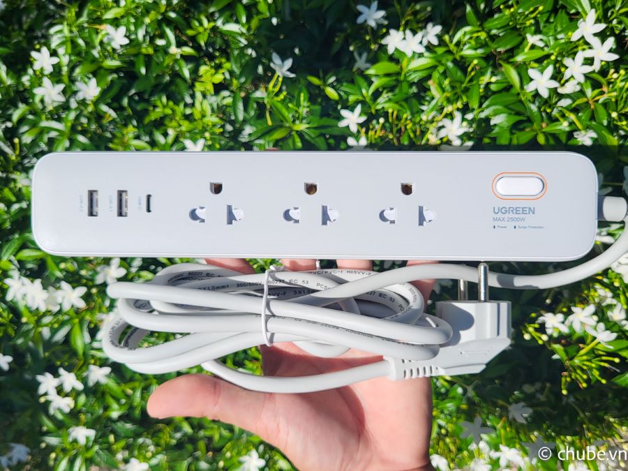 Ổ cắm chống sét UGREEN 6 in 1