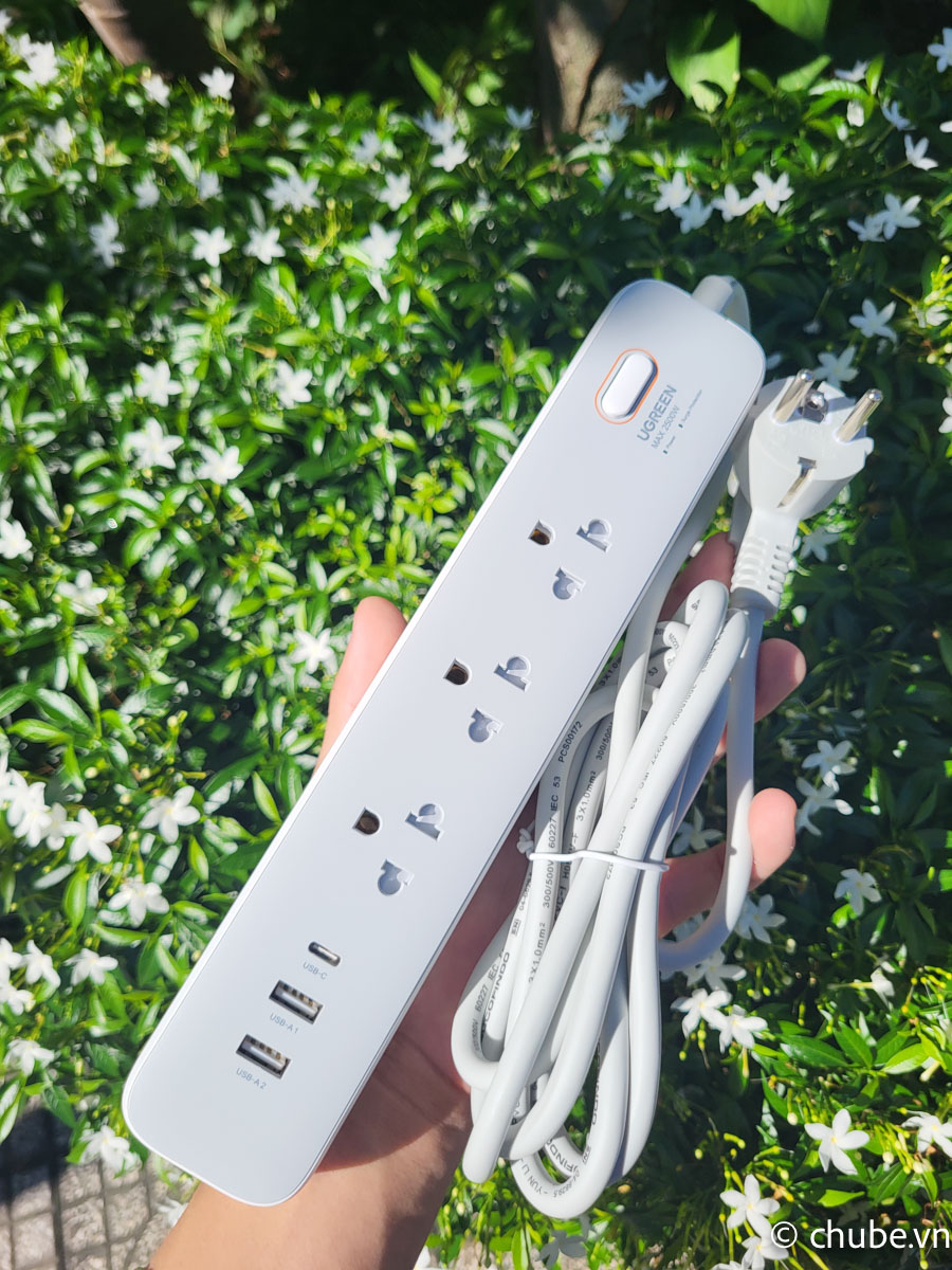 Ổ cắm UGREEN CD286 chống sét