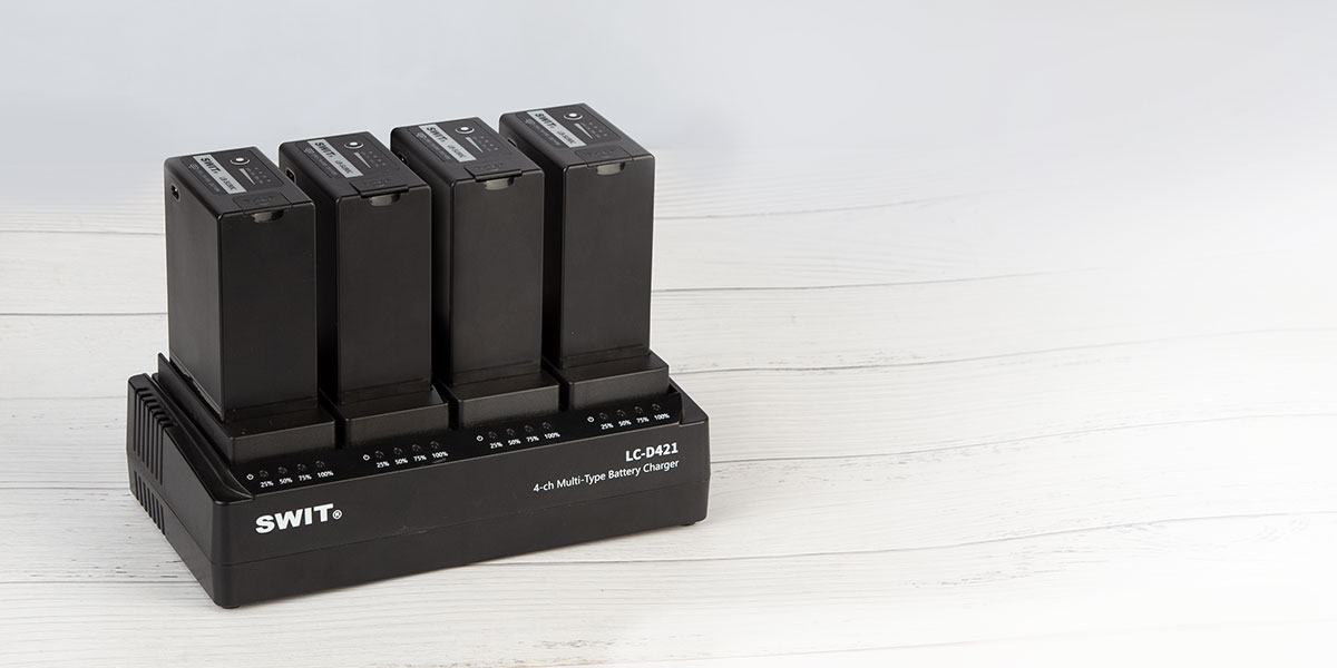 Pin SWIT S-8972 - Góc nhìn khác của sản phẩm