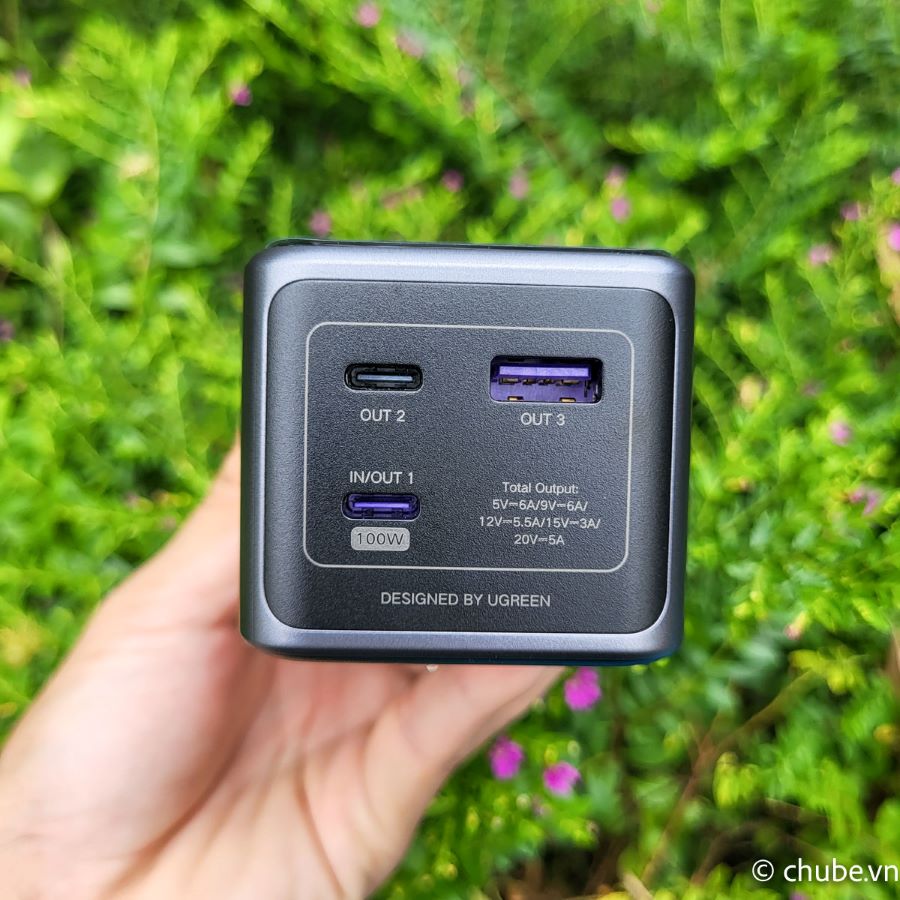 Pin Ugreen PB721 với dung lượng 20000mAh sạc nhiều thiết bị