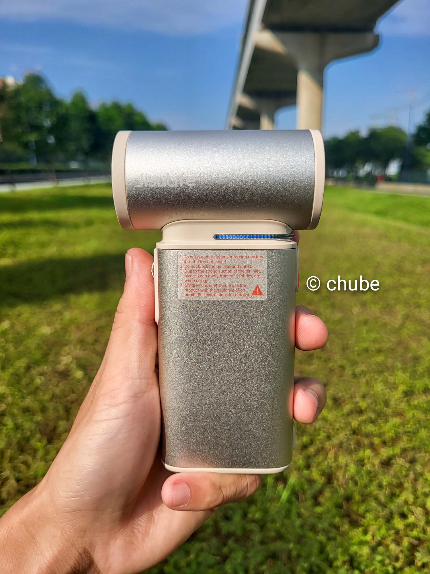 Quạt Jisulife FA55 để bàn và cầm tay 2 trong 1 tại Chube