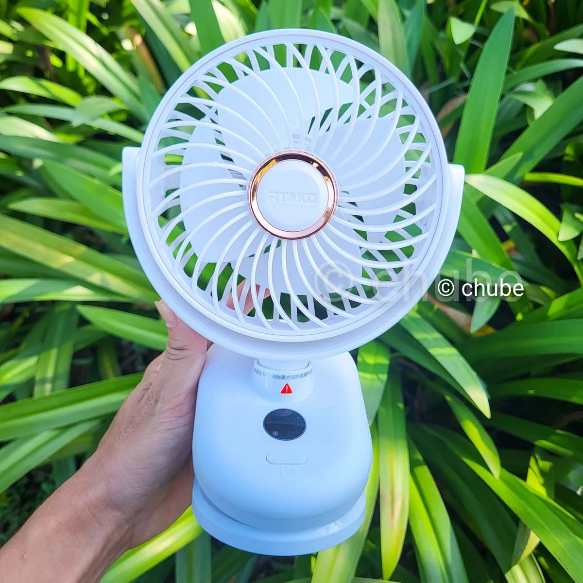 Quạt kẹp Rtako 4 cánh tích điện xoay 360 độ