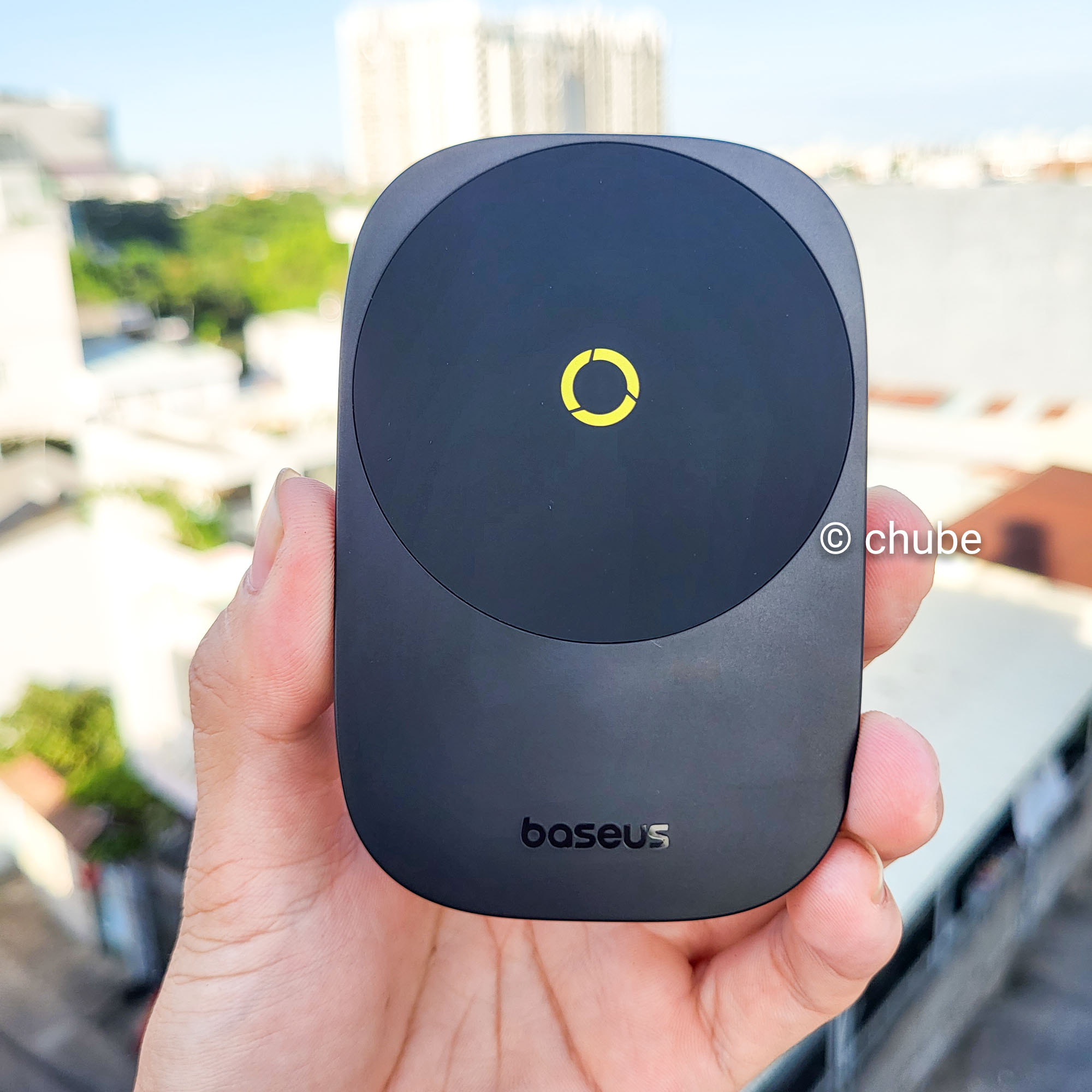 Trên tay quạt tản nhiệt điện thoại sò lạnh Baseus MagPro 2