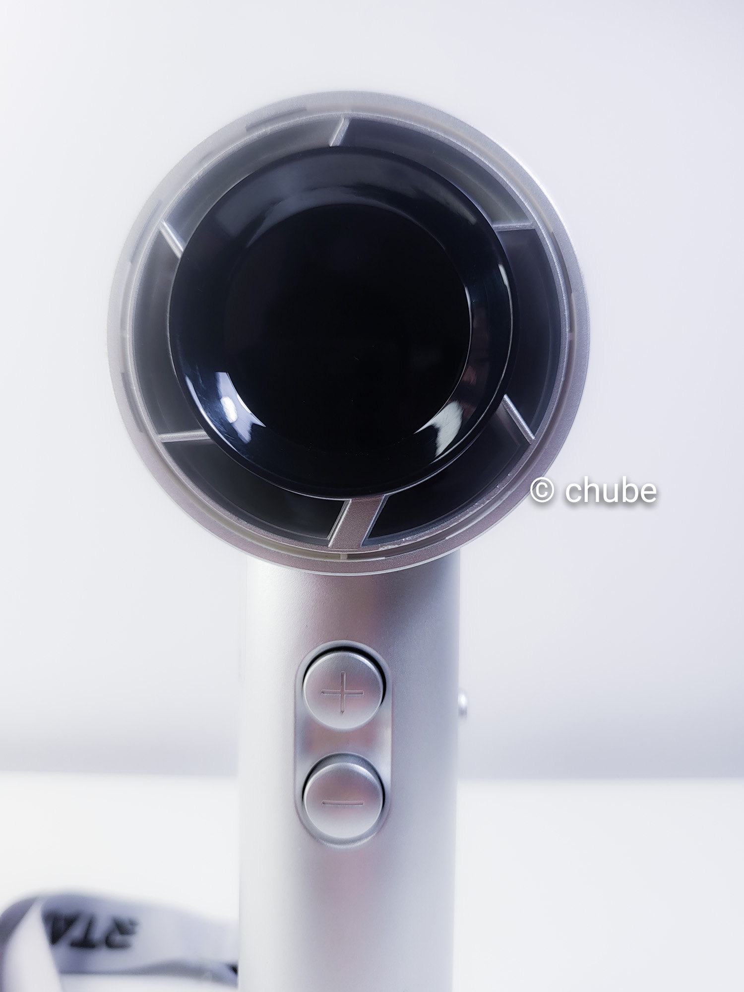 Quạt Turbo cầm tay tại Chube.vn, thiết kế nhỏ gọn và hiệu suất cao