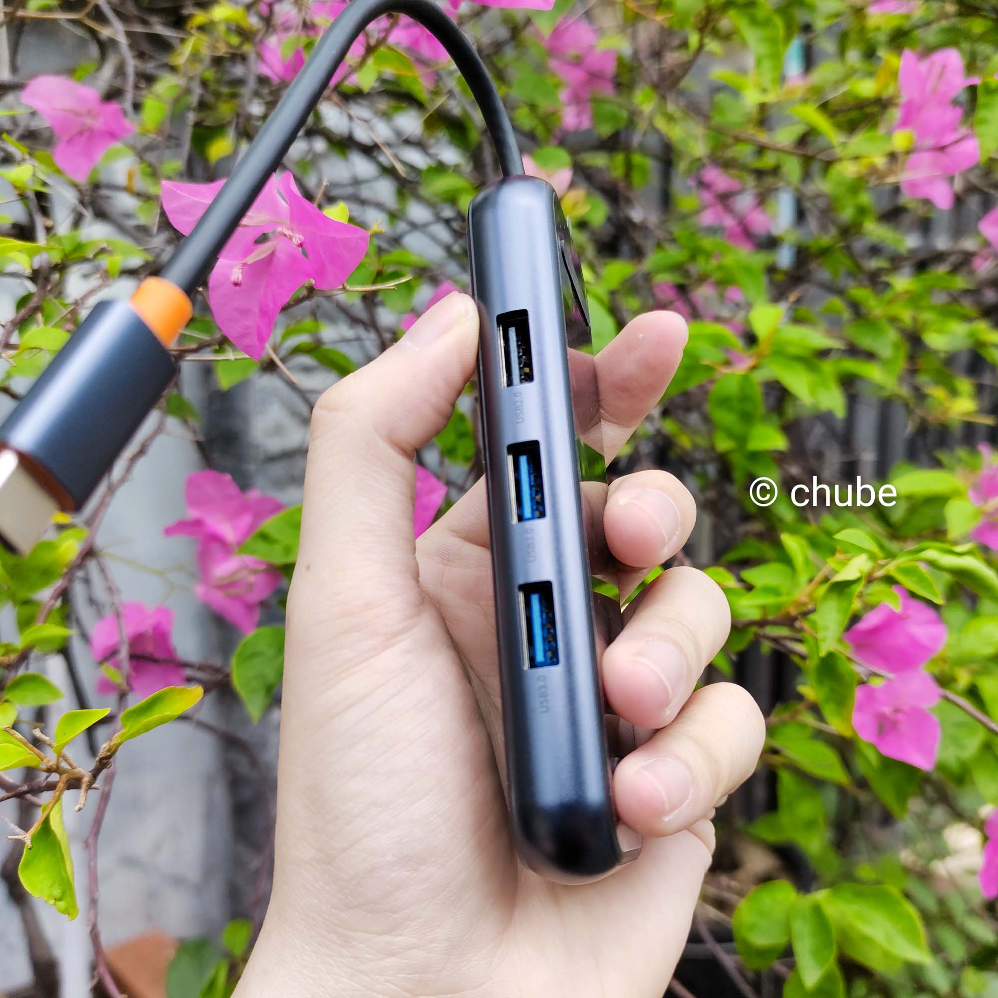 Hub Baseus hỗ trợ sạc laptop Type C