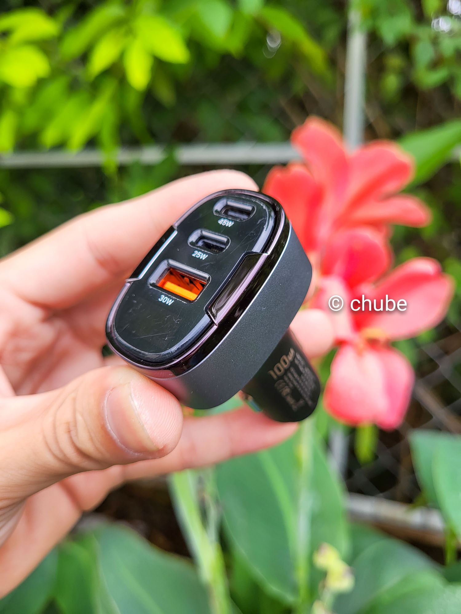 Tẩu sạc ô tô USAMS CC257 C42 tương thích với các thiết bị di động và phương tiện có ổ điện 12V-24V