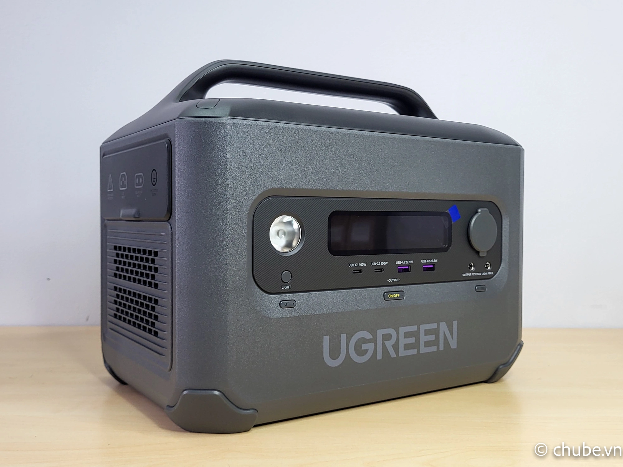 Trạm sạc dự phòng năng lượng mặt trời