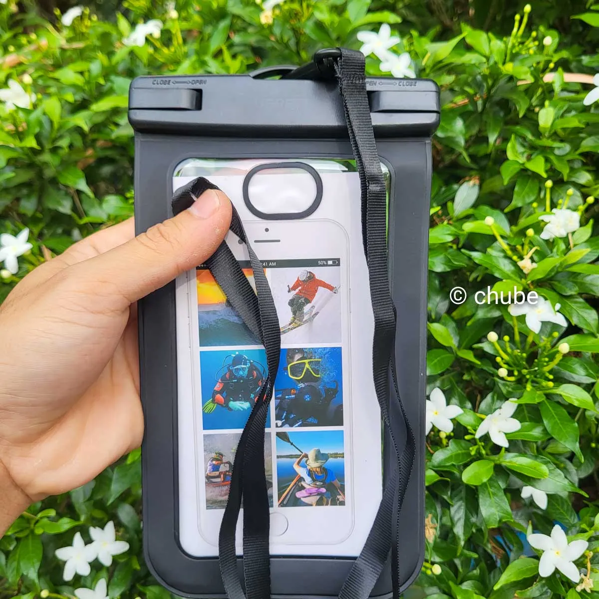 Túi đựng điện thoại chống nước Ugreen IPX8 LP186 khi đi biển