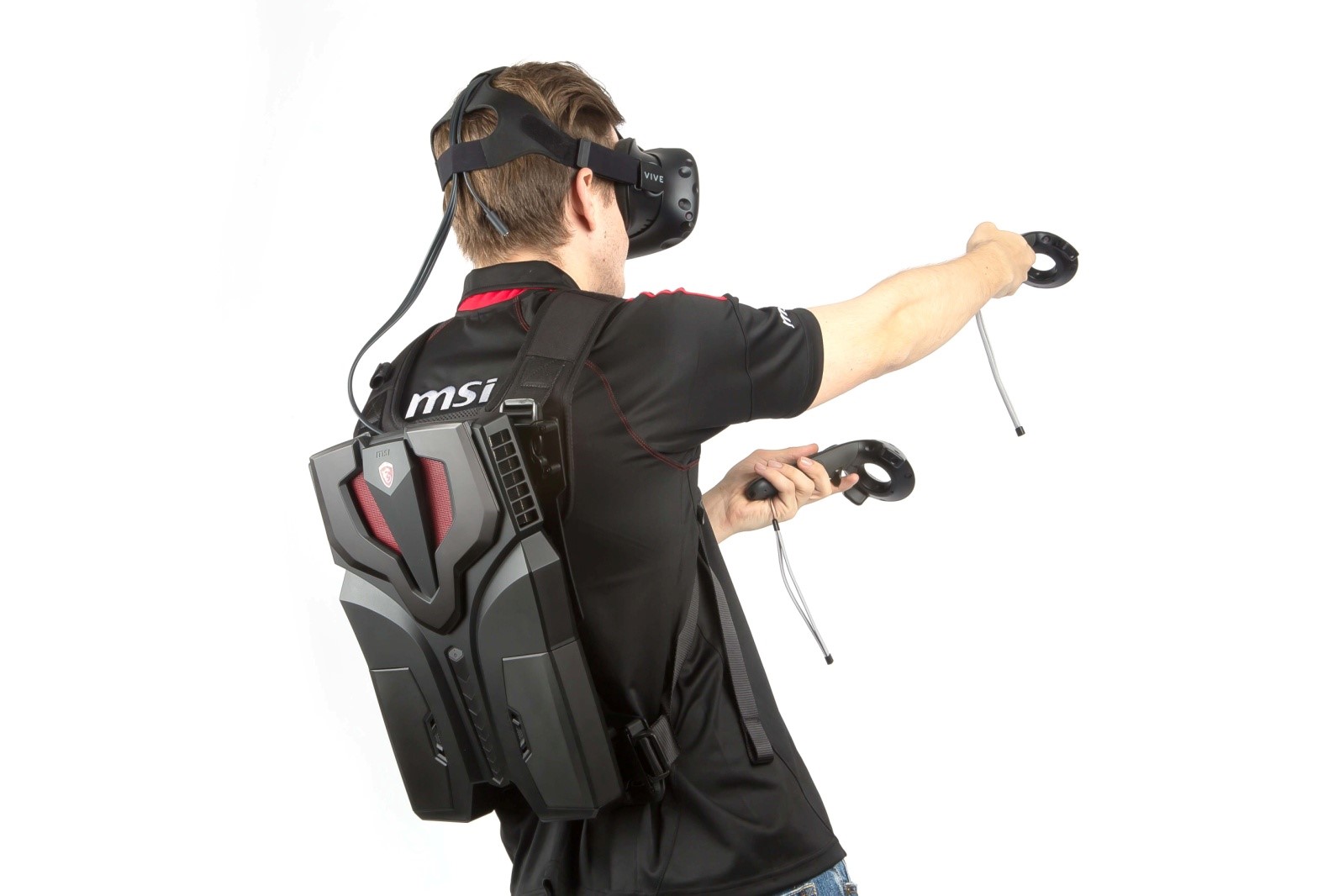 MSI chính thức ra mắt VR One - máy tính đeo lưng chơi game VR, pin 1,5 giờ, giá từ $1500