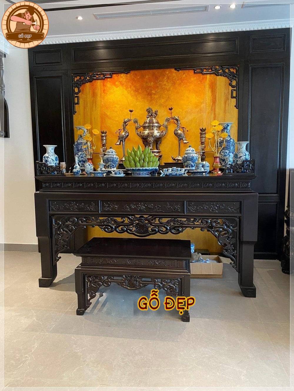 Bàn thờ gia tiên mang vẻ đẹp sang trọng, hiện đại 