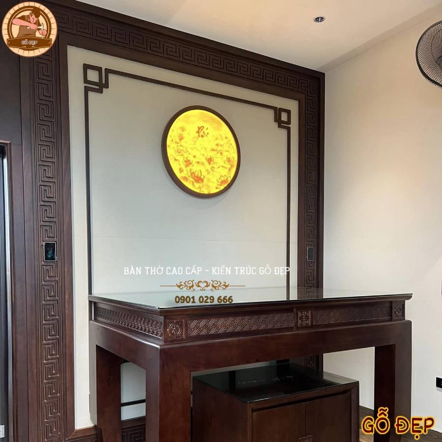 Vách ngăn phòng thờ gỗ óc chó thiết kế tinh tế, sang trọng