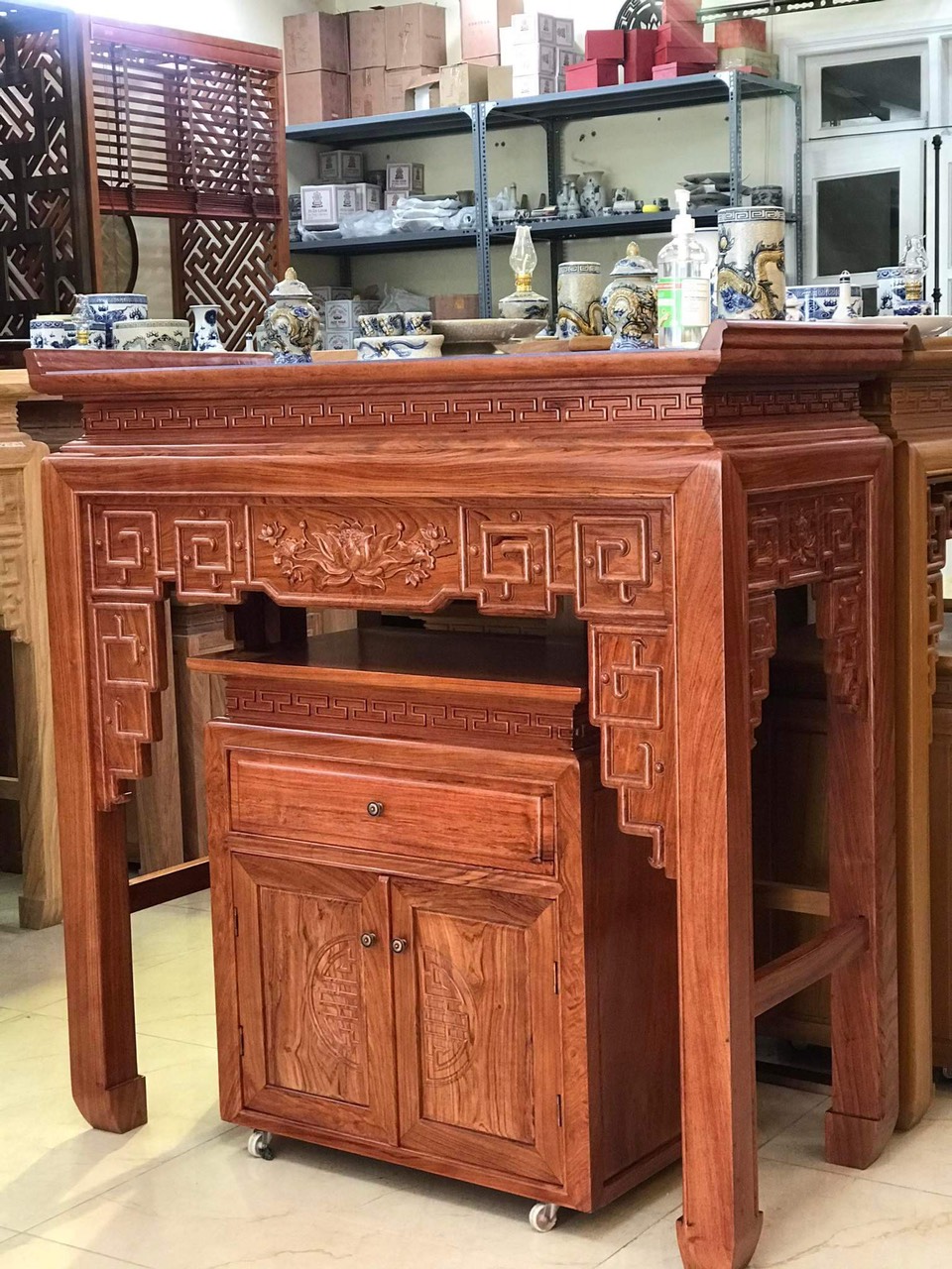 Mẫu Bàn Thờ BT 08 Gỗ Hương Đá