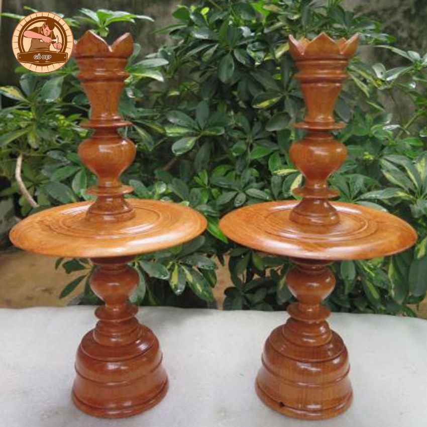 Cặp đèn được làm bằng gỗ cao cấp