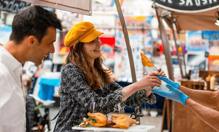 Giấc mơ đi mua đồ ăn được coi là biểu tượng cho sự nuôi dưỡng thể chất, tinh thần